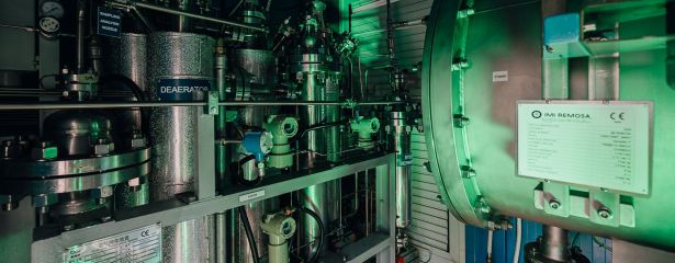 Maschinenteile eines Elektrolyseurs