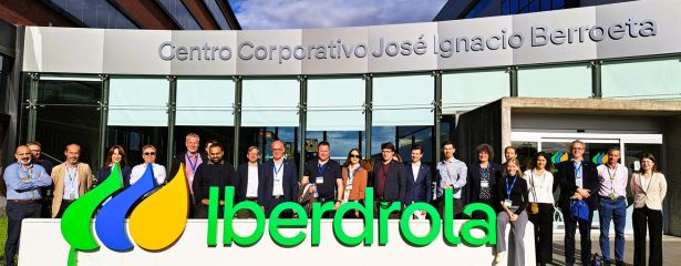 Gruppenfoto beim Unternehmensbesuch bei Iberdrola