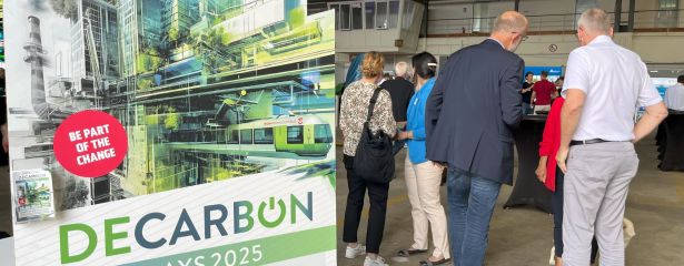 Eventhalle mit dem Aufsteller der Decarbon Days