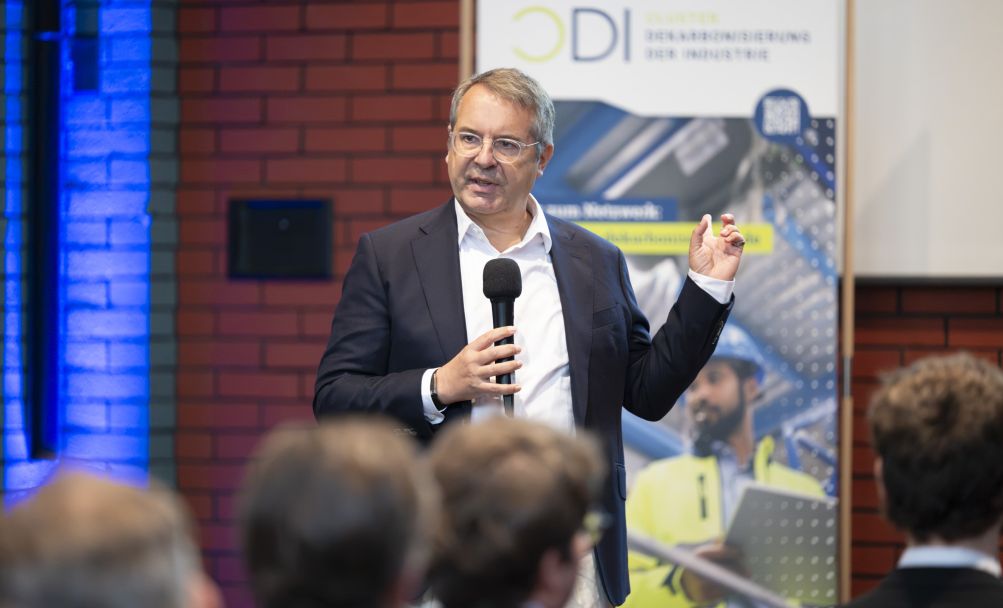 Prof. Dr. Hannes Utikal von der Provadis Hochschule